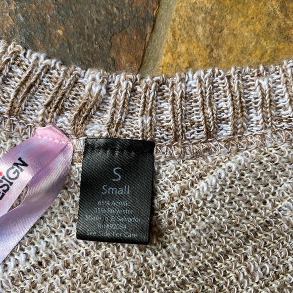 Poncho - Picture 2 of 2